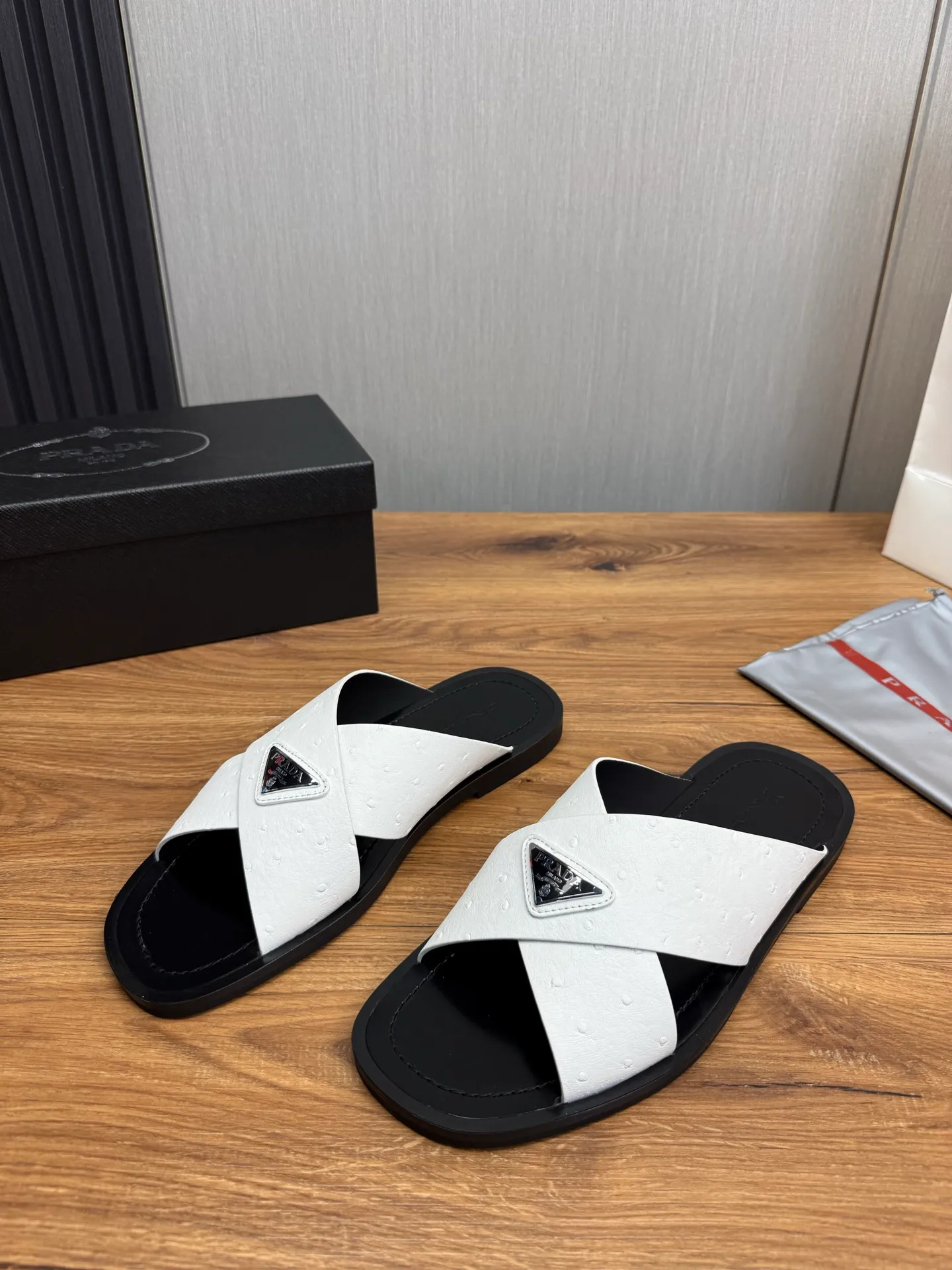 Factory price 340💰 ＰＲＡＤＡPrada - popular men's slippers hot sale 🔥 🩴Official website one to one production 38-45 sizes 45 46 🉑️Customized!